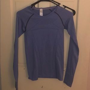 IVIVVA TOP worn once - light purple/light blue